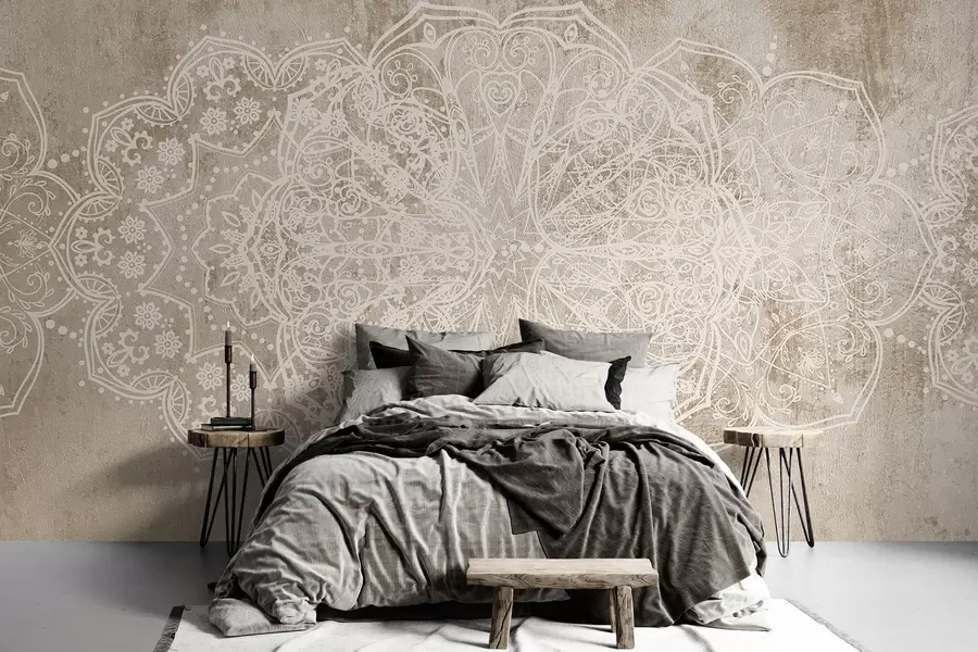 Fototapet Detailní, složitý bílý krajkový vzor mandaly na texturovaném béžovo-hnědém pozadí stěny v podkroví w08387v1