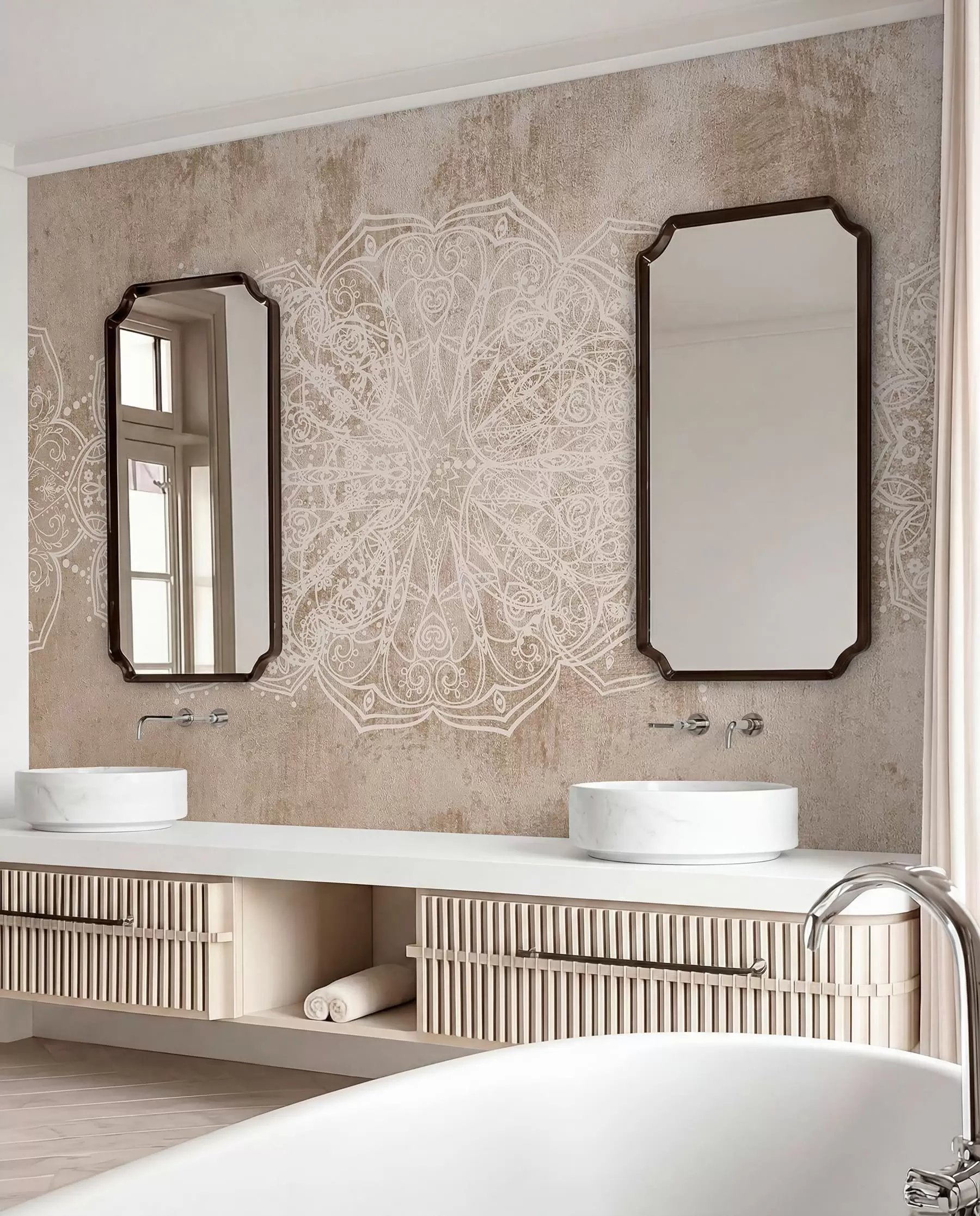 Fototapet Detailní, složitý bílý krajkový vzor mandaly na texturovaném béžovo-hnědém pozadí stěny v podkroví w08387v1