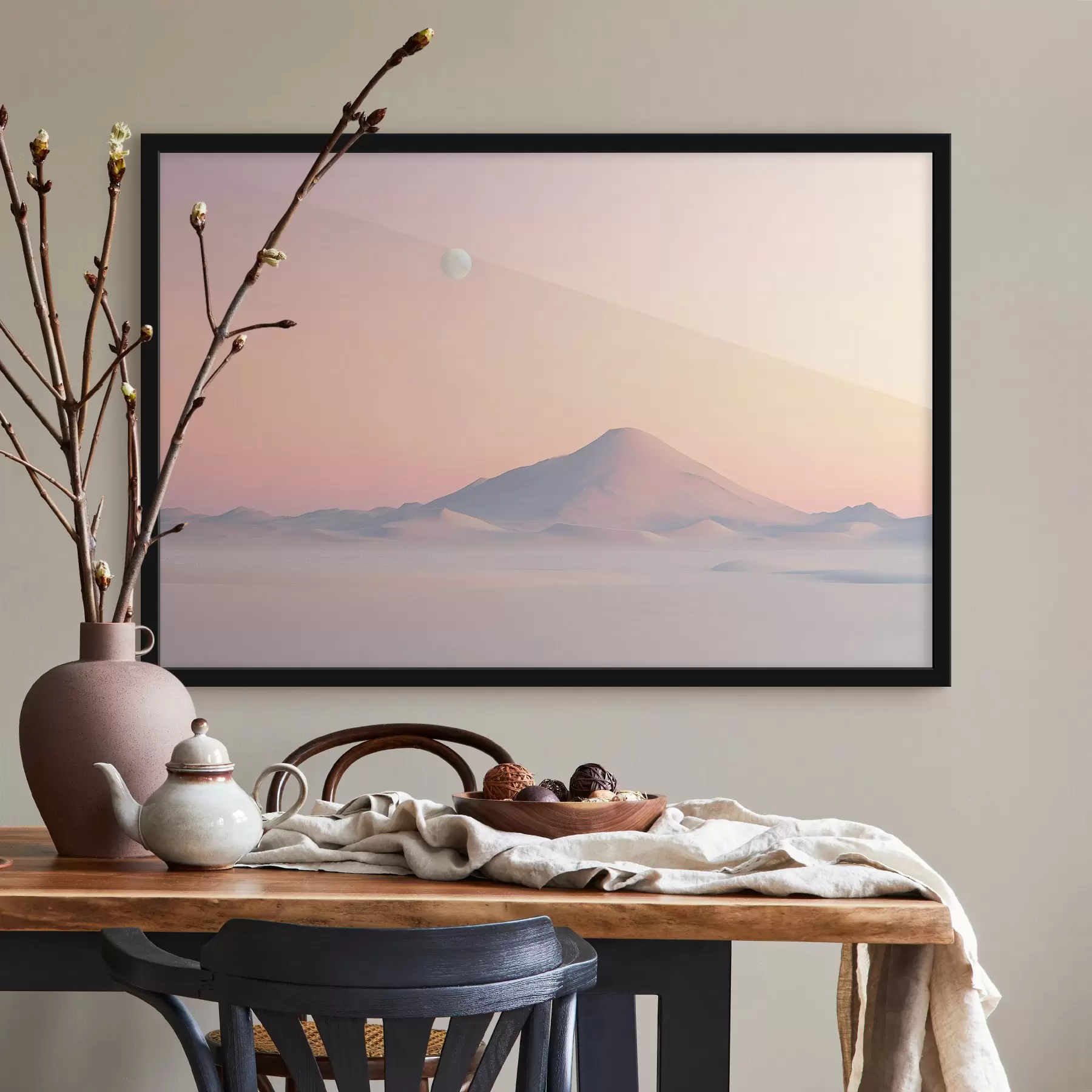 Obraz Velká hora s mírným svahem v jemných pastelových barvách s bledým měsícem na obloze Č. f42718