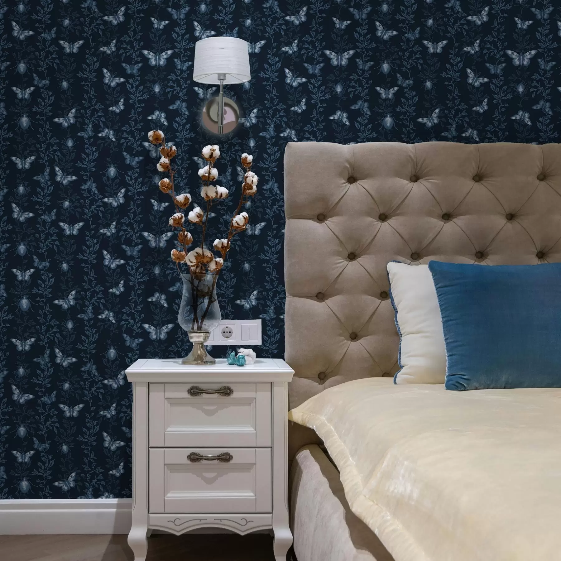 Fototapet Kompozice s motýly, listy a hmyzem na modrém pozadí a00073