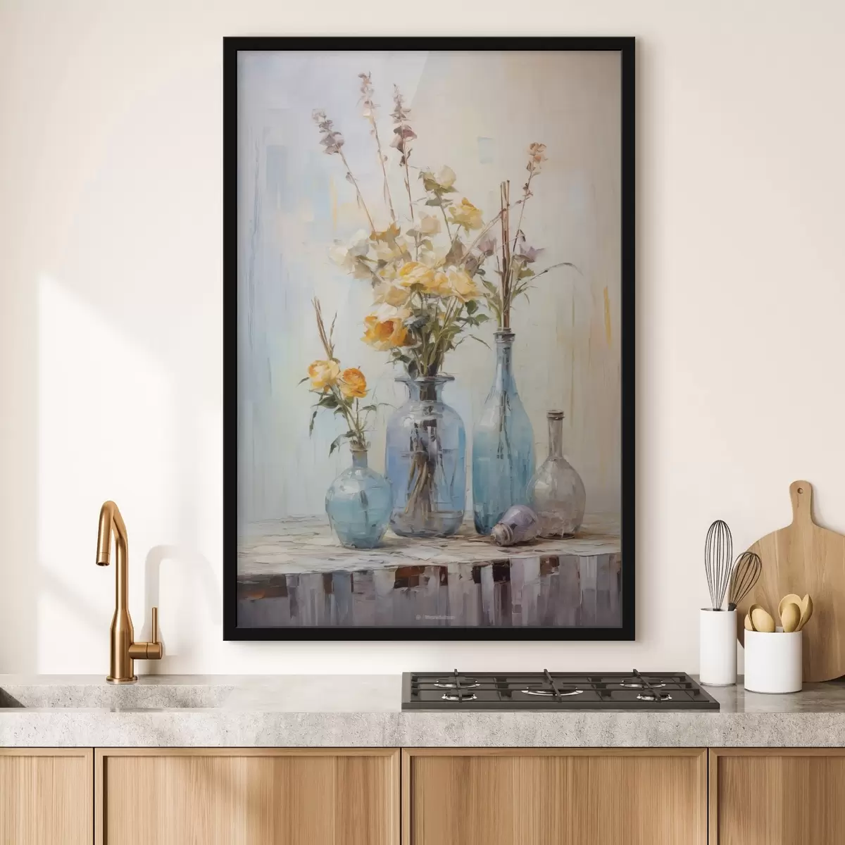 Poster Zátiší se žlutými růžemi v modrých skleněných vázách, lehké texturované pozadí, jemné tahy štětcem, styl olejomalby f43409