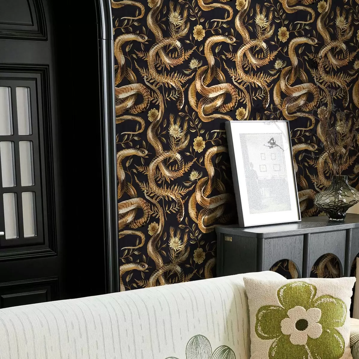 Tapety Hadi a květiny na tmavém pozadí a00158