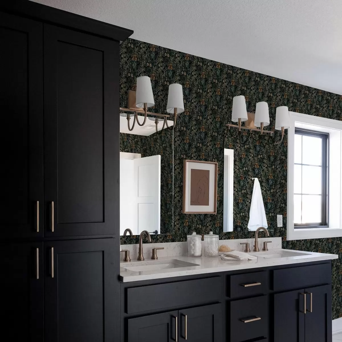 Tapety Tmavý potisk s divokými květinami a00159