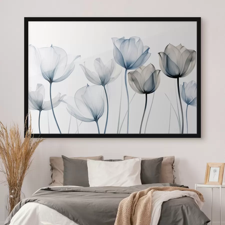 Fototapet Průsvitné modré a bílé tulipány s dlouhými stonky na hladkém bílém pozadí f44409