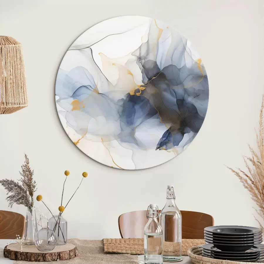 Obraz Abstraktní malba modrou tuší, tekuté a organické tvary, jemné textury na bílém pozadí Č. r44397