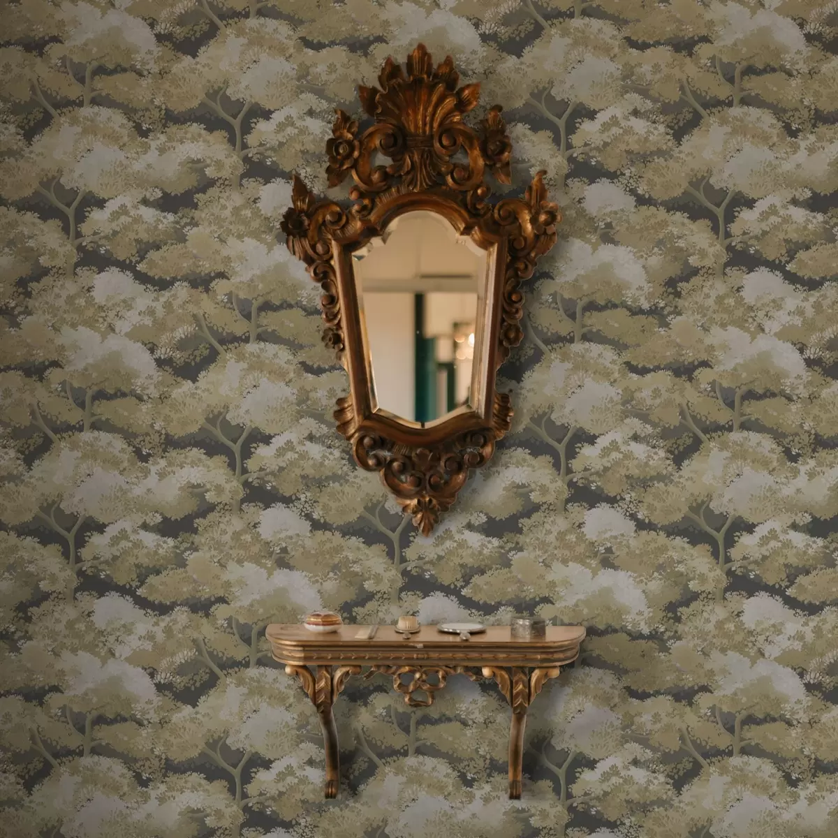 Tapety Tmavý lesní vzor se stromy v teplých barvách a00170