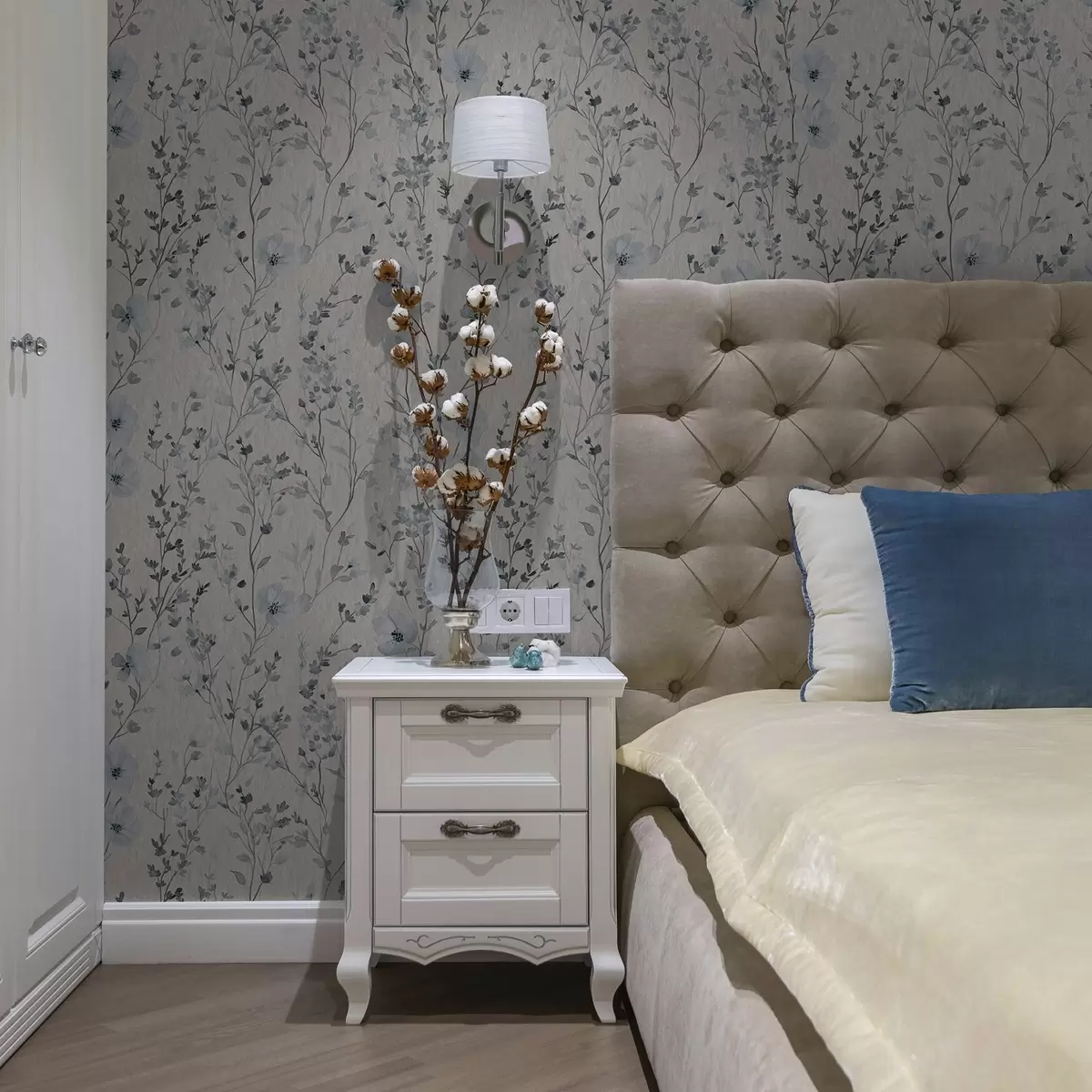 Tapety Modrá a šedá akvarelová floristika na neutrálním pozadí a00198