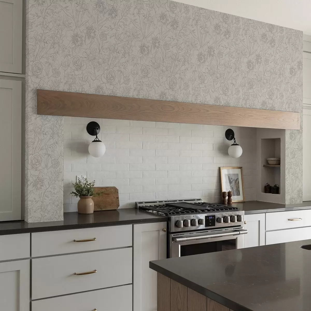 Tapety Obrysové květiny na krémovém pozadí, jemný květinový vzor a00218