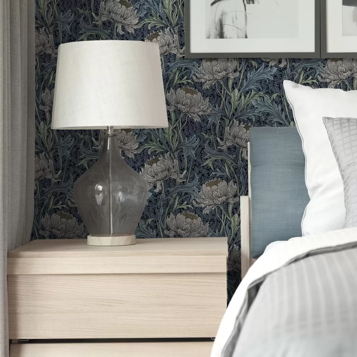 Tapety Vintage pivoňky na tmavém pozadí, gotický květinový styl a00233