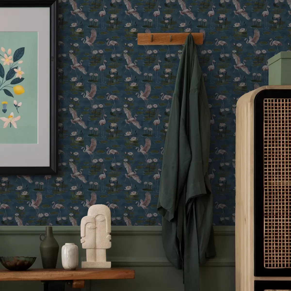 Tapety Plameňák mezi lekníny, tropická scéna na tmavě modrém pozadí a00237