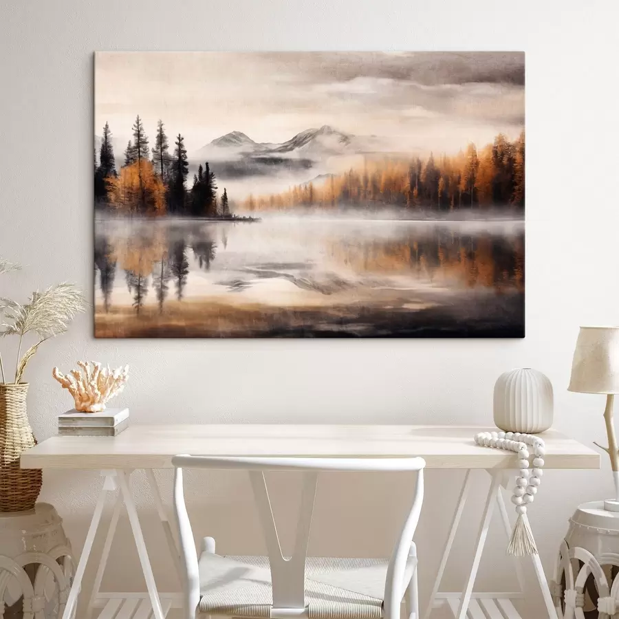 Fototapet Mlhavá jezerní krajina s borovicemi a horami, zatažená šedá obloha  s44856