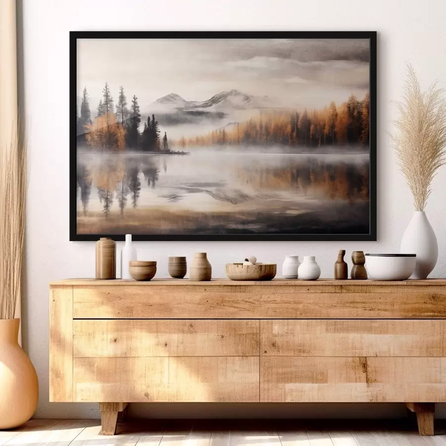 Fototapet Mlhavá jezerní krajina s borovicemi a horami, zatažená šedá obloha f44856