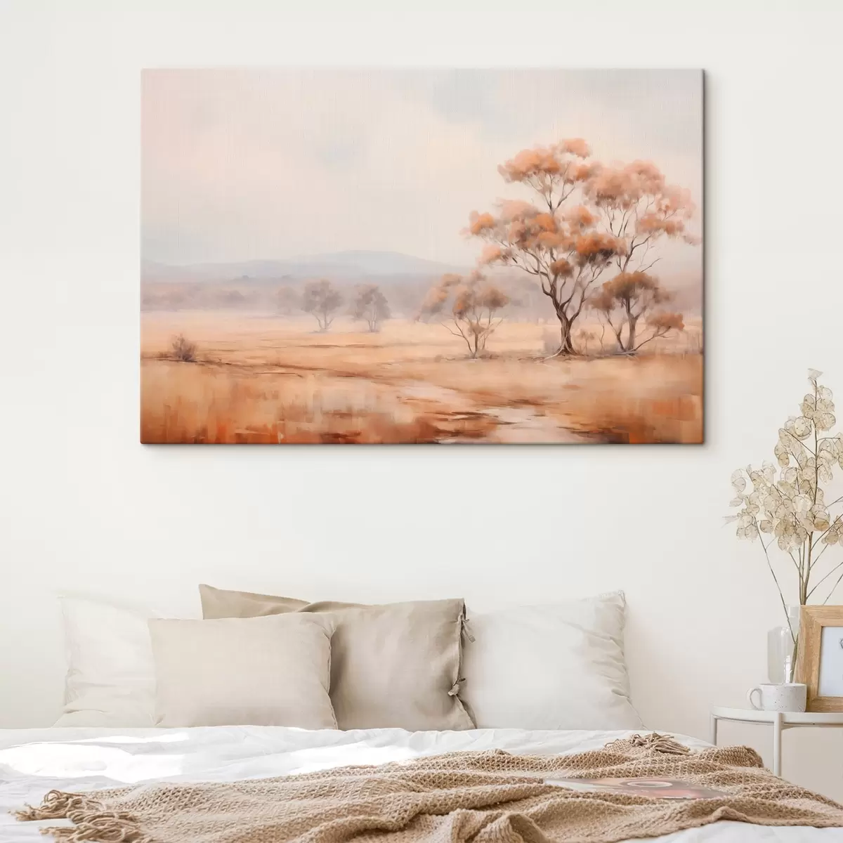 Obraz Pole s oranžovou trávou a stromy s oranžovými listy, hory v pozadí se zataženou oblohou Č. s44927