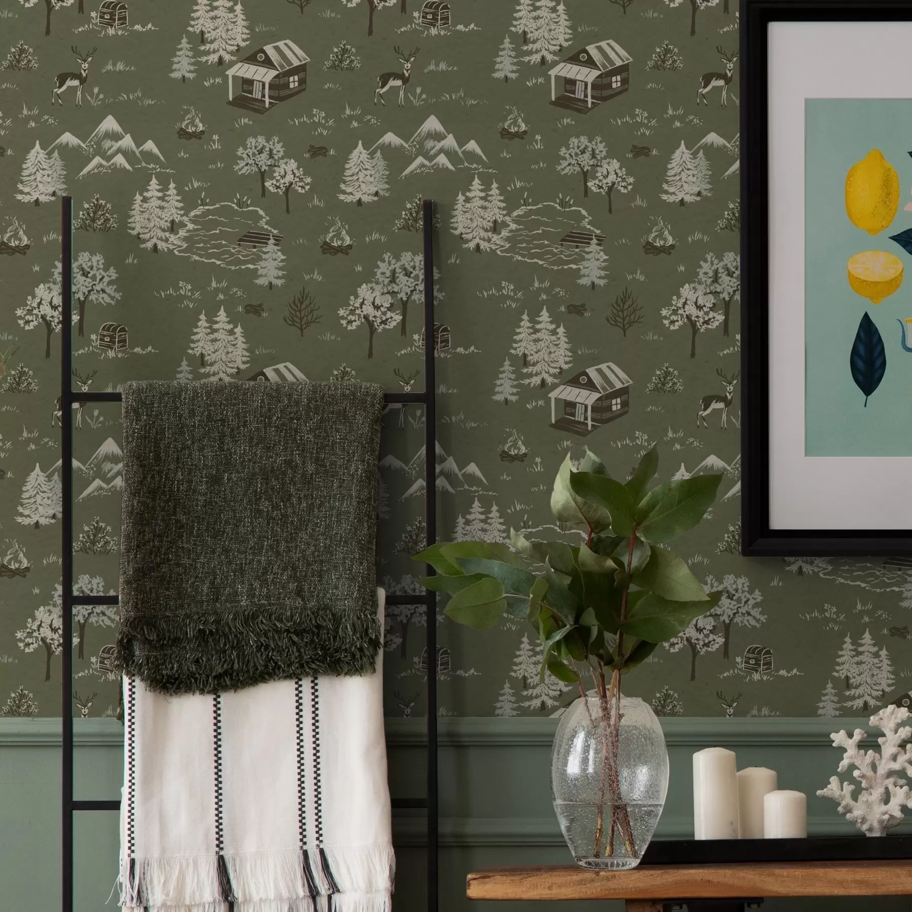 Fototapet Malovaný les s jezerem, chýší a zvířaty a00267