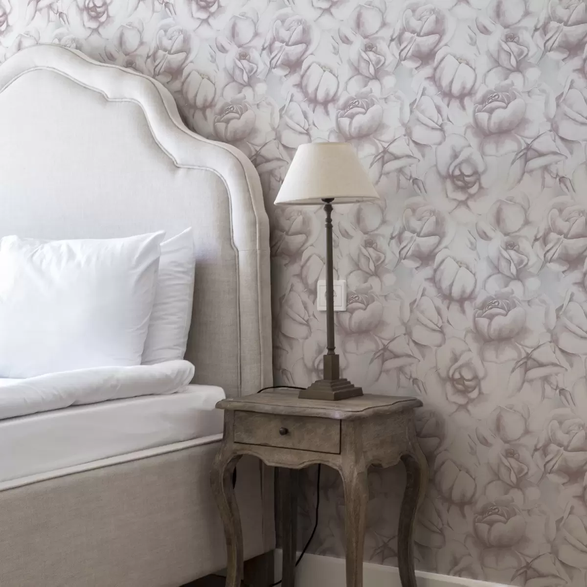 Tapety Akvarelové růžové růže v jemném rozmazaném stylu a00434