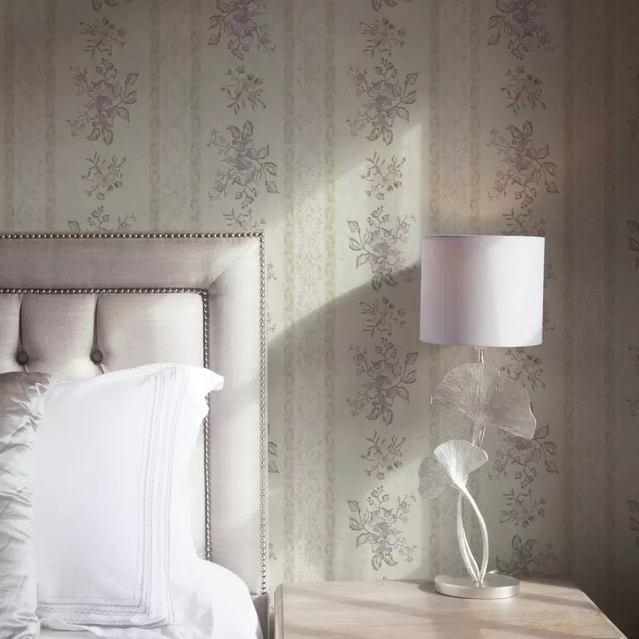 Fototapet Vintage květiny na pruhovaném pozadí s ornamentem a00440