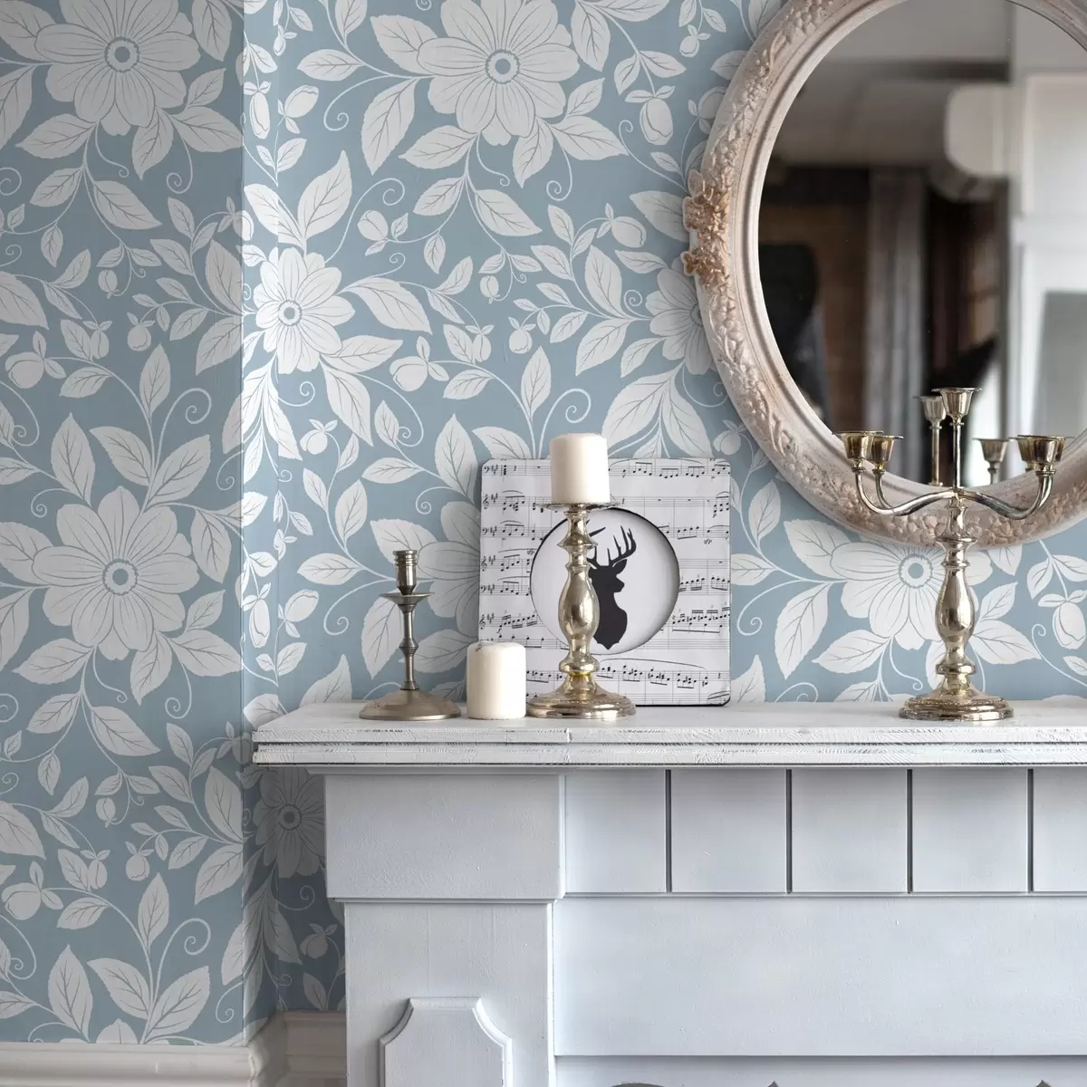 Tapety Bílý květinový obrys na pastelově modrém pozadí a00452