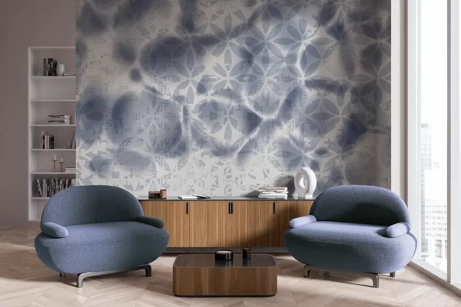 Fototapet Abstraktní texturované umění s modrým květinovým potiskem, vybledlým a rozmazaným efektem, který vytváří jemnou a zasněnou atmosféru w09322