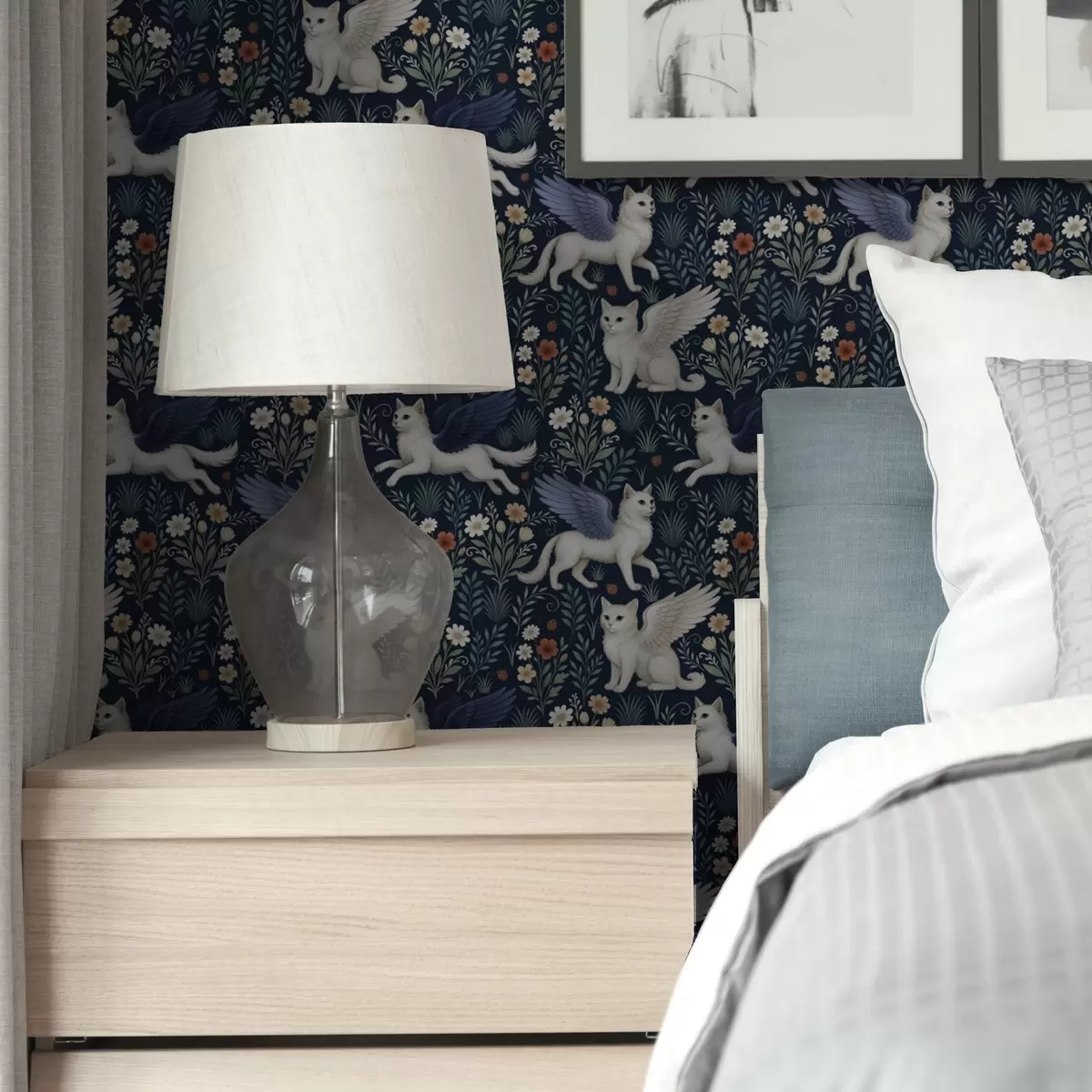 Tapety Fantasy kočky s křídly mezi květinami a00408