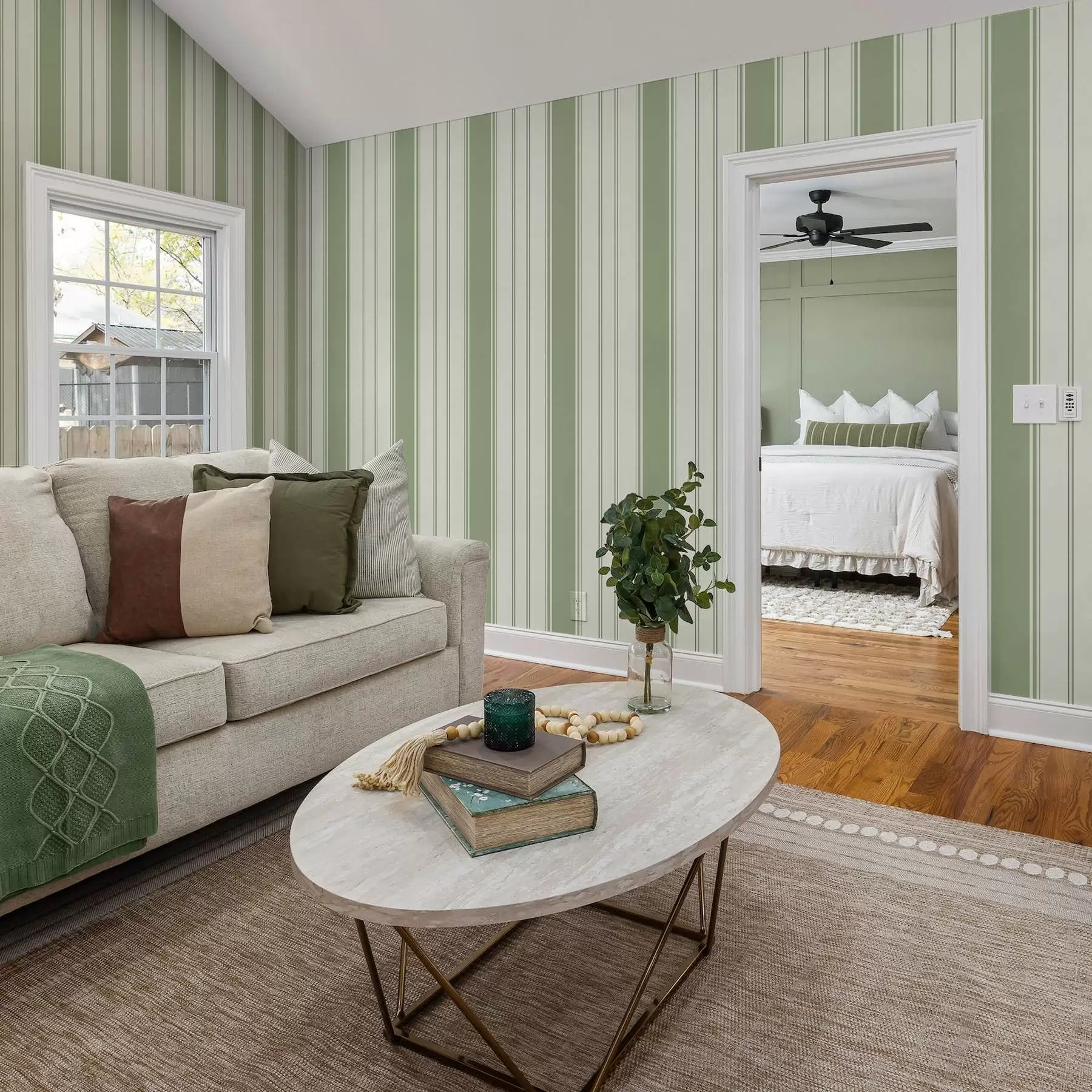 Fototapet Krémové pozadí se širokými světle zelenými pruhy a00561