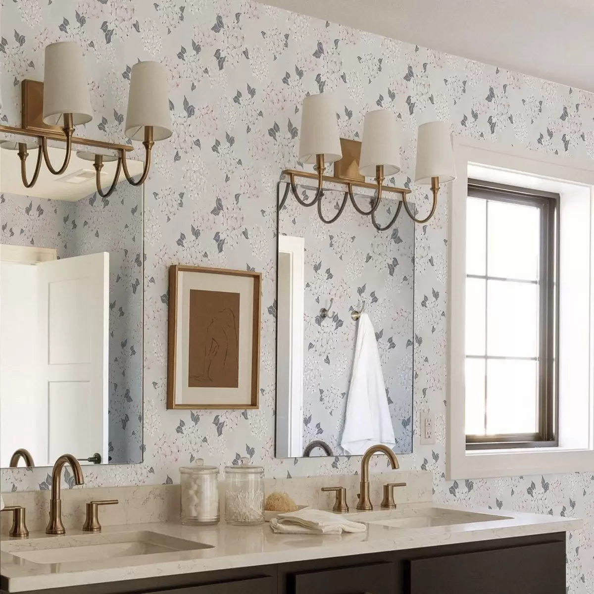 Tapety Vzdušné květy na světlém pozadí, jemné růžovo-šedé tóny a00600