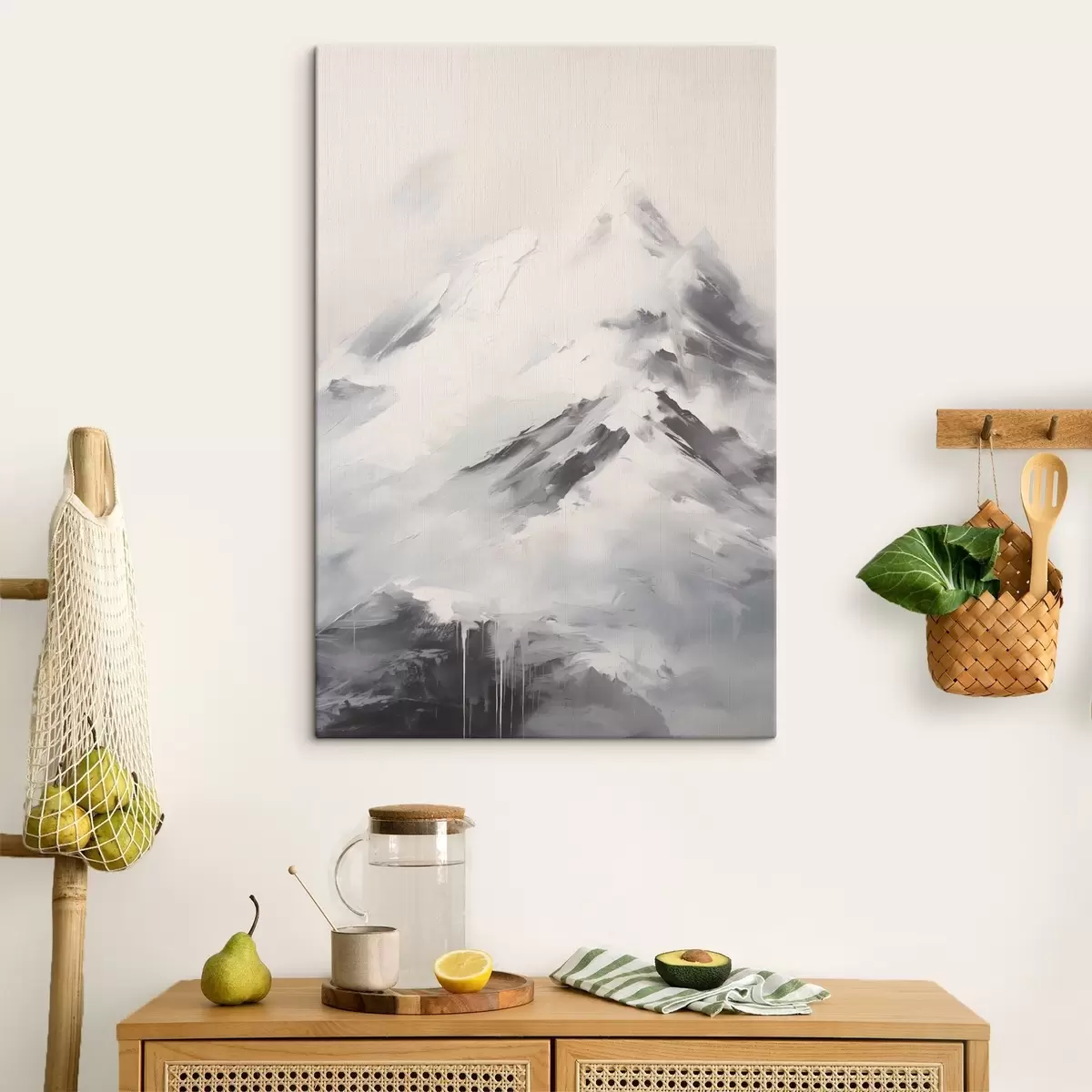 Obraz Zasněžené horské vrcholy se šedými stíny, šedá obloha, tahy štětcem, texturované, minimalistické Č. s45932