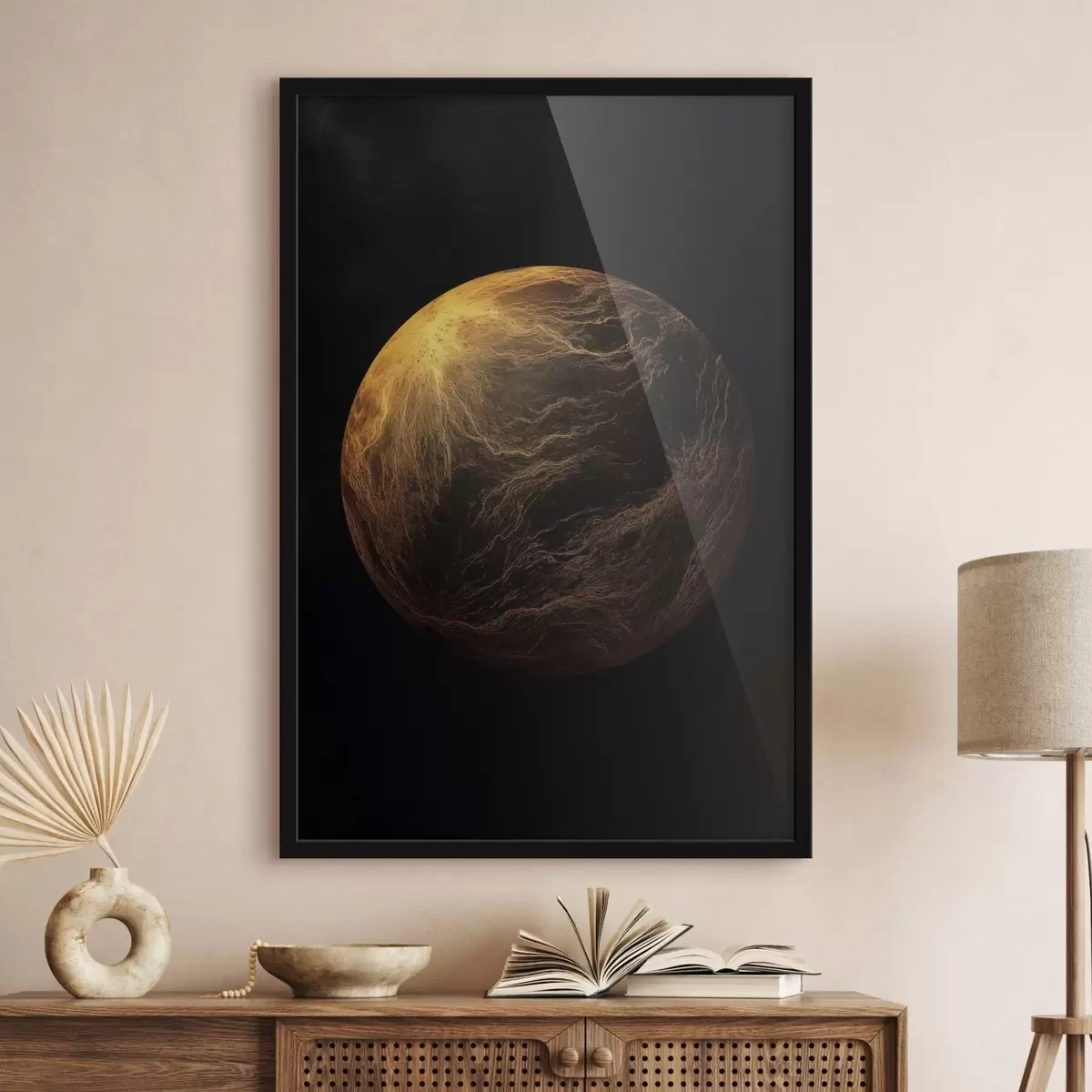 Poster Abstraktní planeta s oranžovými žilkami na černém vesmírném pozadí, moderní minimalistické umění f45943