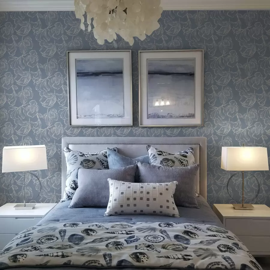 Fototapet Světle modré pozadí s křídovými obrysy květin a00625v3