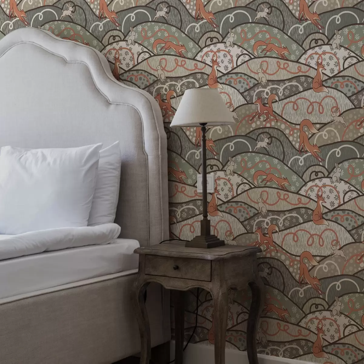 Tapety Lišky a zajíci na zvlněných kopcích, retro vzor a00690