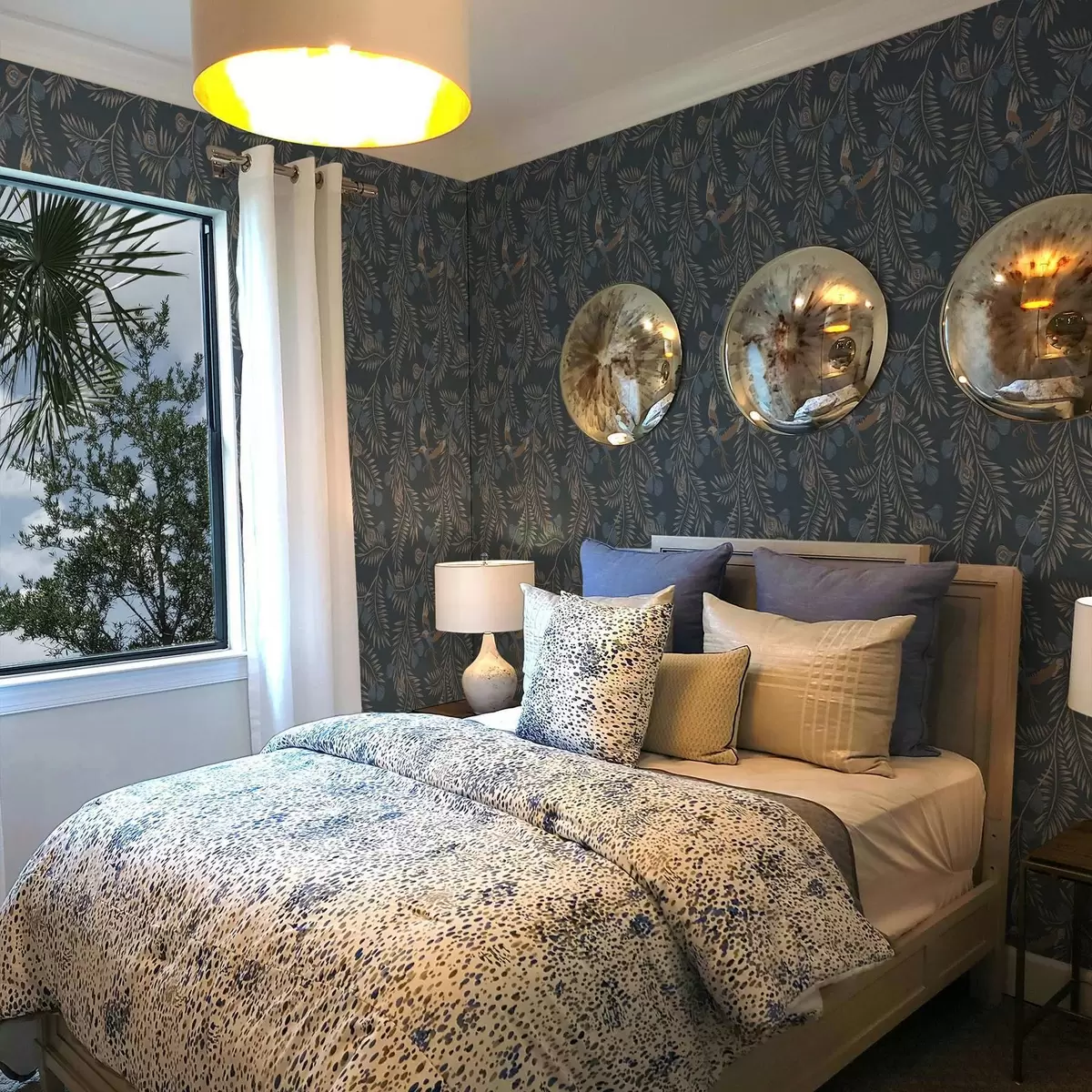 Tapety Pták mezi modrými plody a palmovými listy, indigo a00726