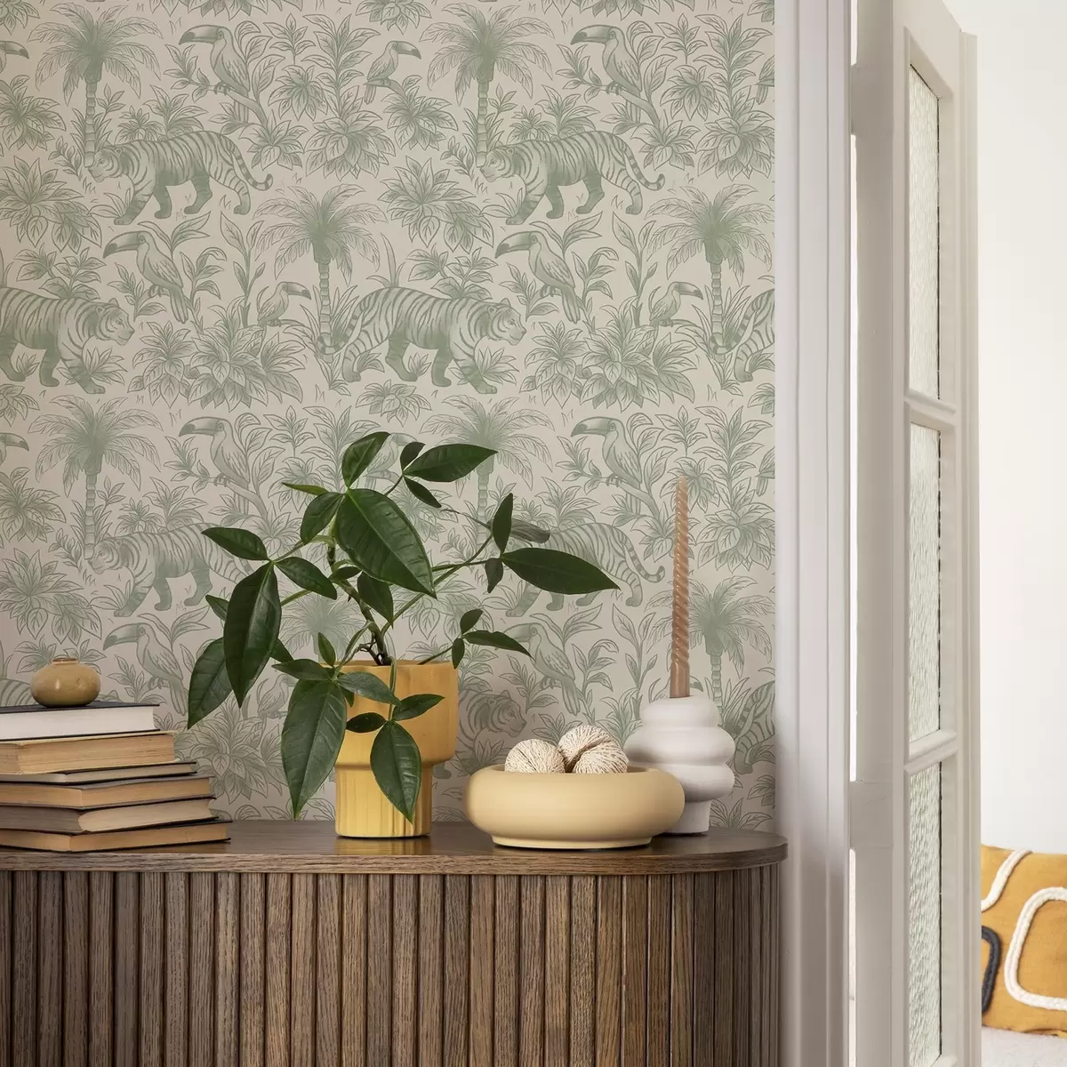 Tapety Tygři a tropické ptáky mezi palmami na světlém pozadí a00711