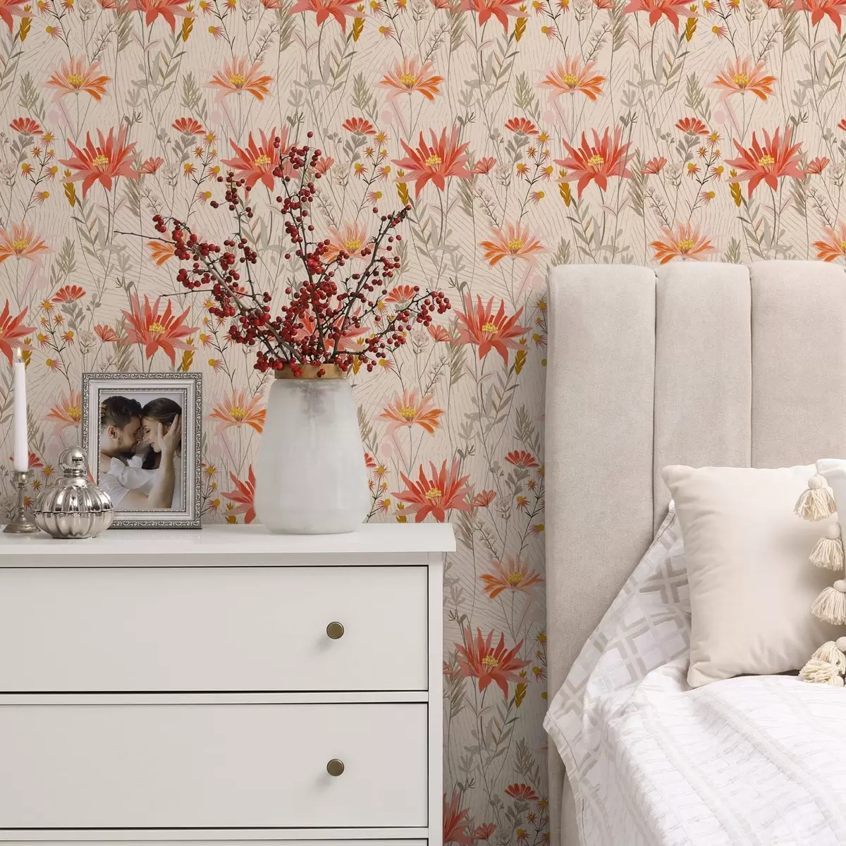 Tapety Divoké květiny v teplých tónech na béžovém pozadí a00751