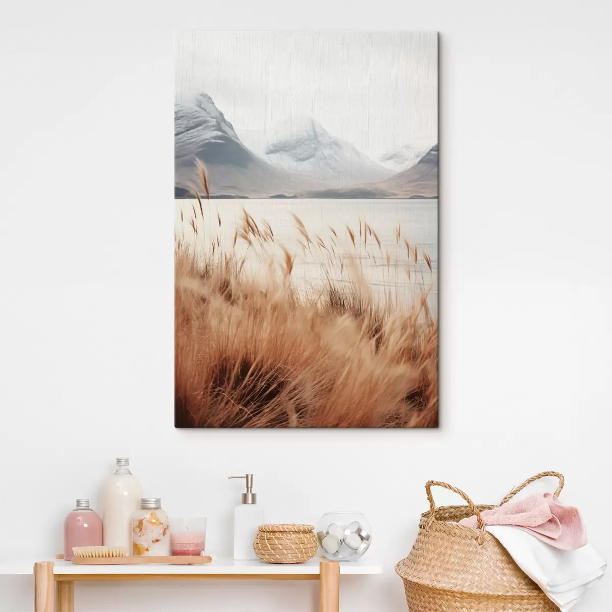 Obraz Pampové trávníky před jezerem s zasněženými horami v pozadí, měkké světlo Č. s46282