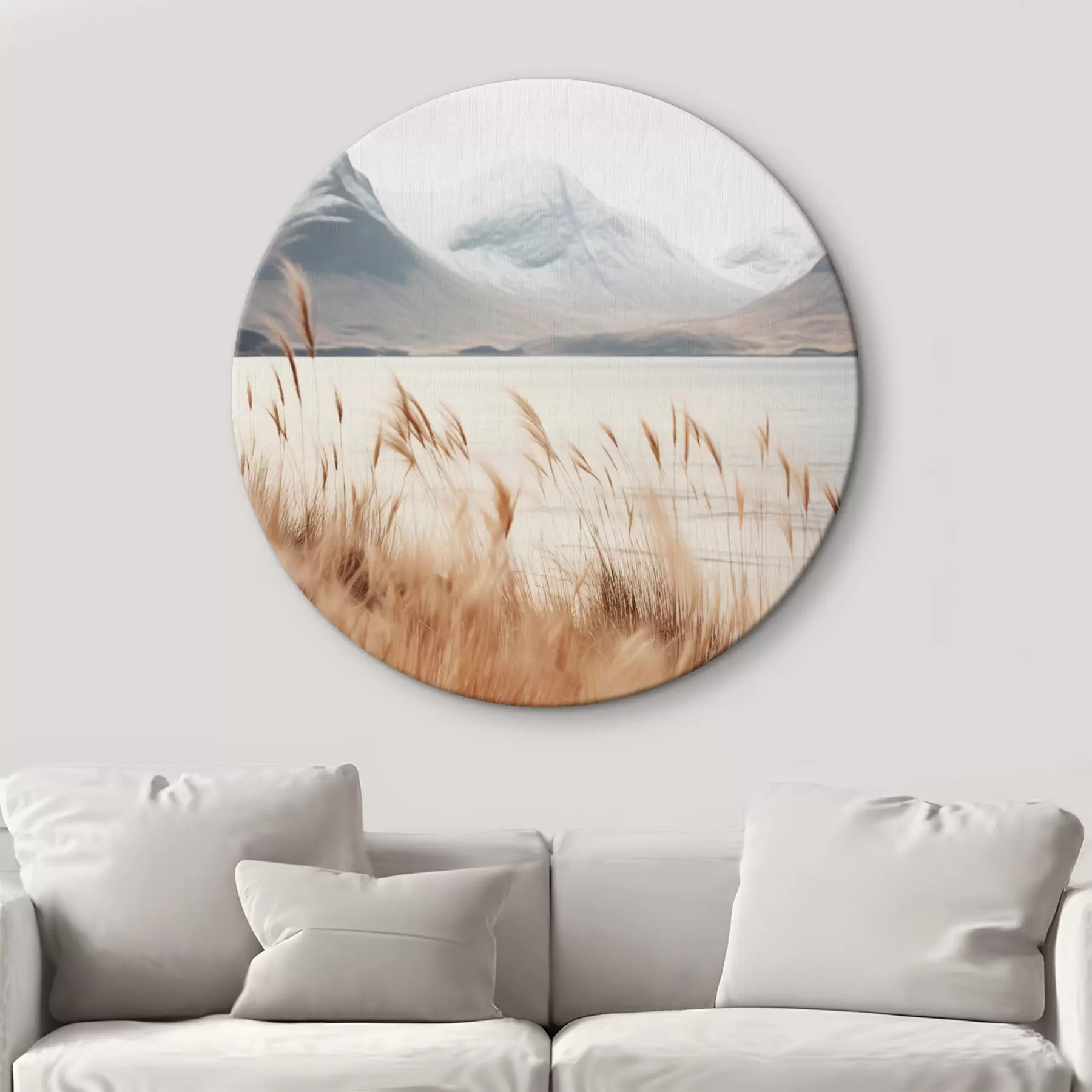 Obraz Pampové trávníky před jezerem s zasněženými horami v pozadí, měkké světlo Č. r46282