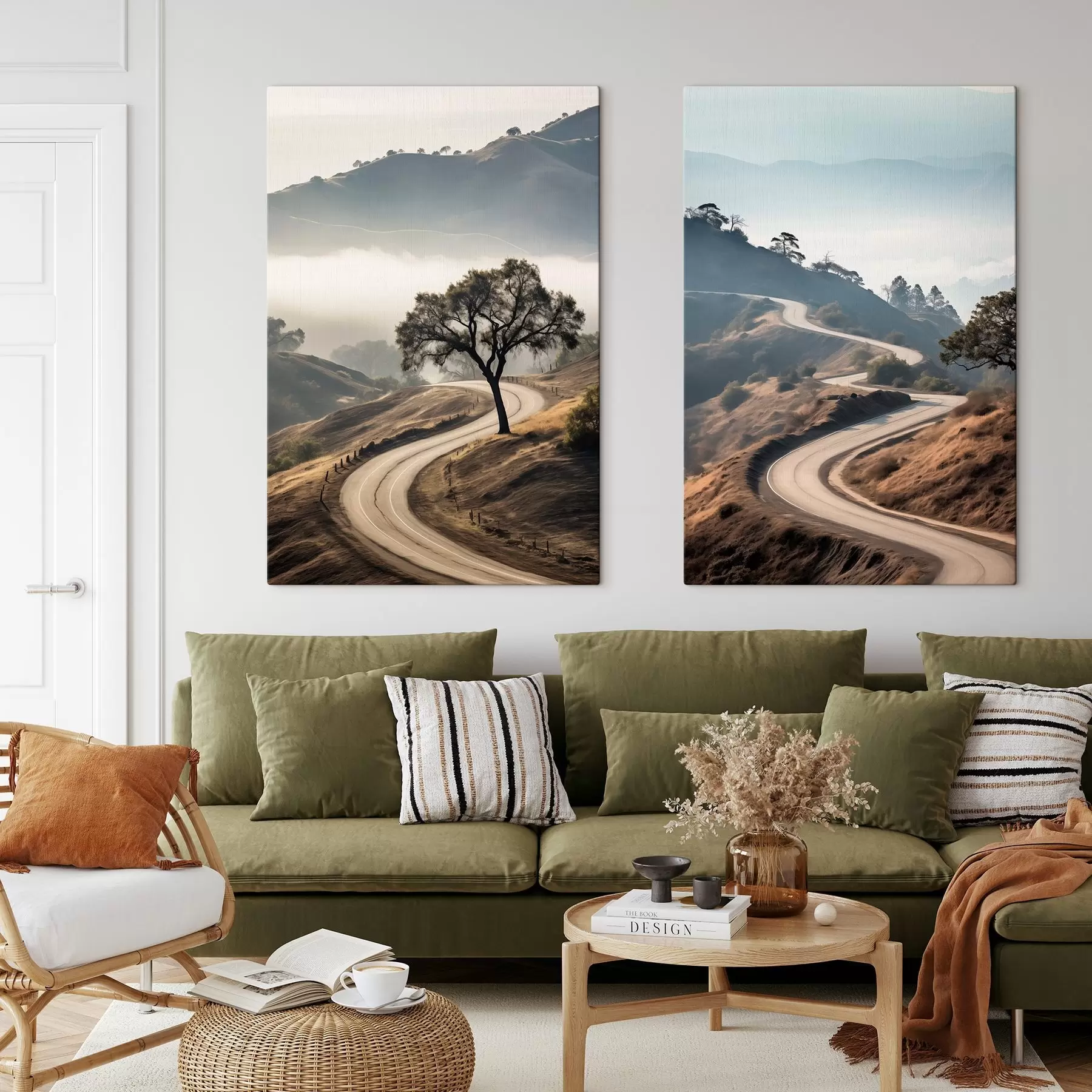 Obraz Klikatá silnice vedoucí kopcovitou krajinou s suchou trávou pod jasnou oblohou a horami v dálce Č. m00887