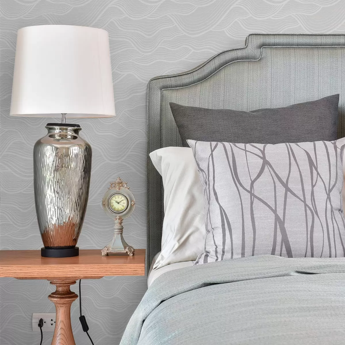 Tapety Velmi světle šedé vlny s jemným rytmem čar a00682