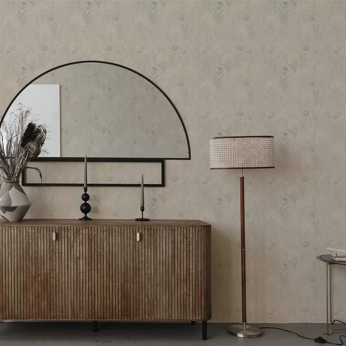 Tapety Jemná louka s tulipány a sedmikráskami, pastelová šalvěj a00779