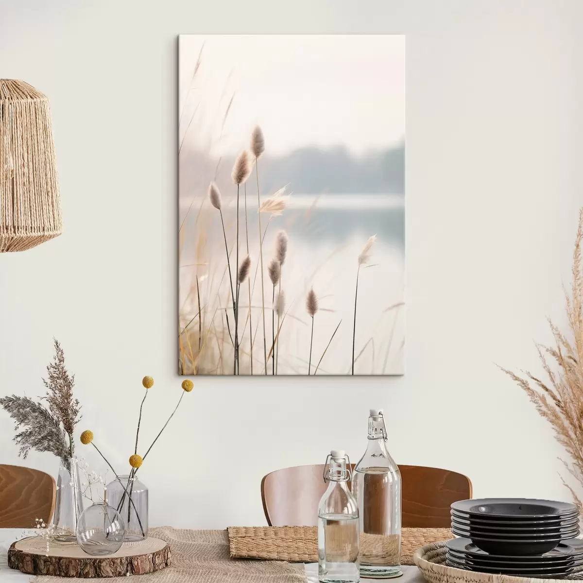 Obraz Měkké rákosí u zamlženého břehu jezera, pastelové béžové tóny Č. s46504