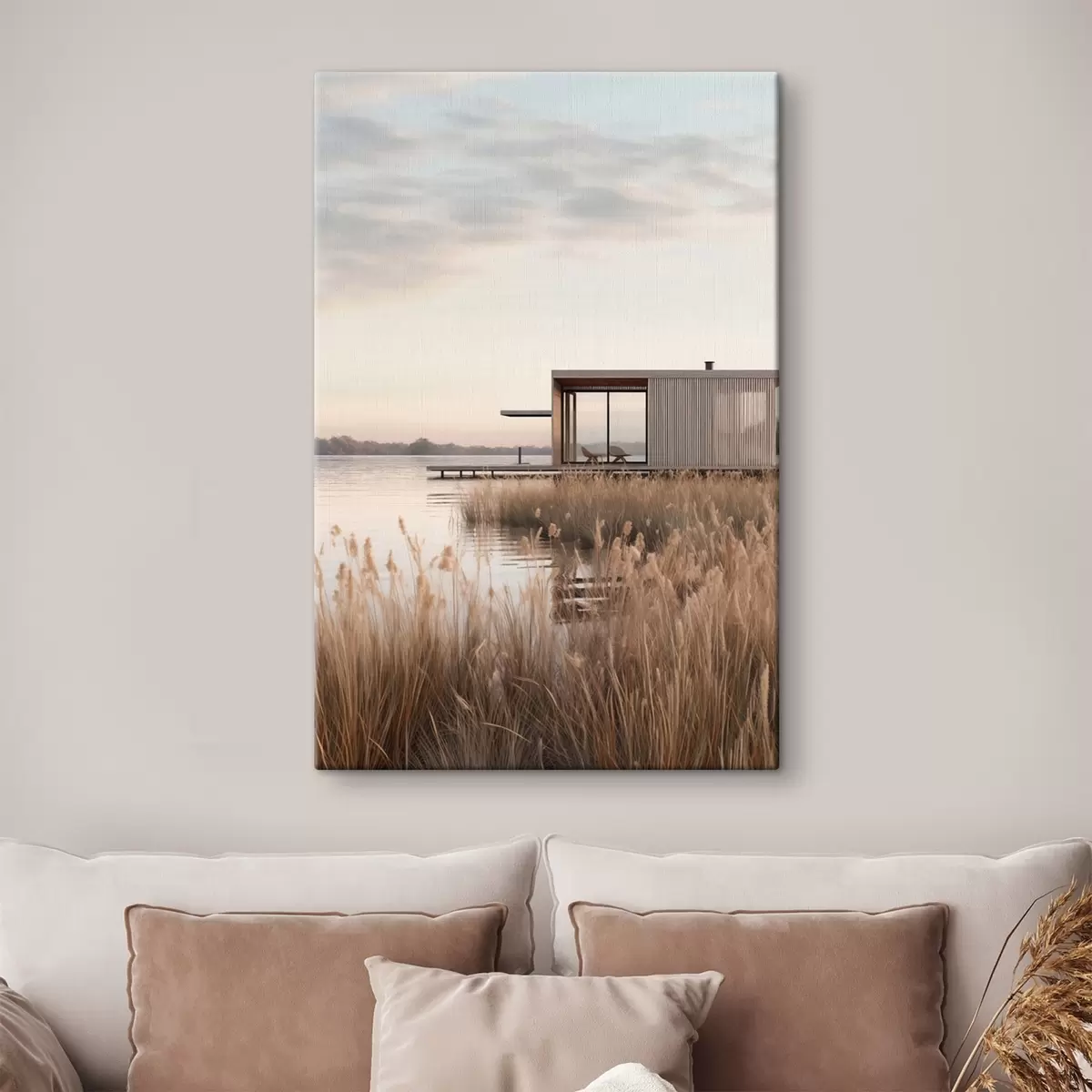 Obraz Moderní chata u jezera mezi rákosím v měkkém soumraku Č. s46513