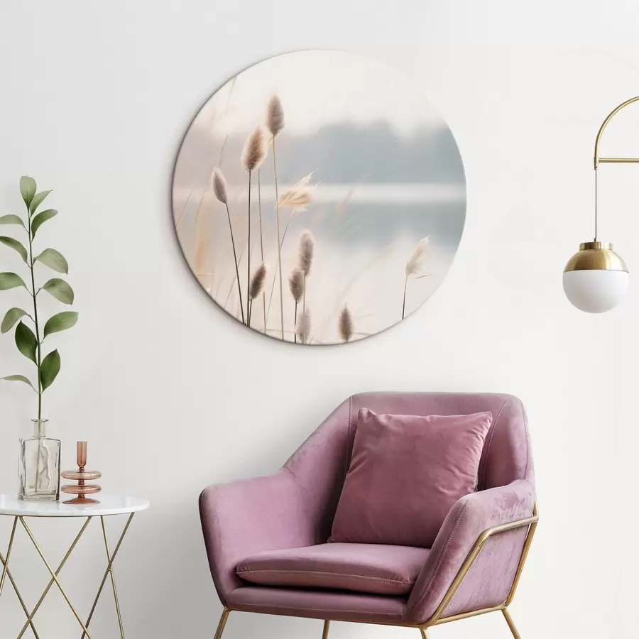 Obraz Měkké rákosí u zamlženého břehu jezera, pastelové béžové tóny Č. r46504