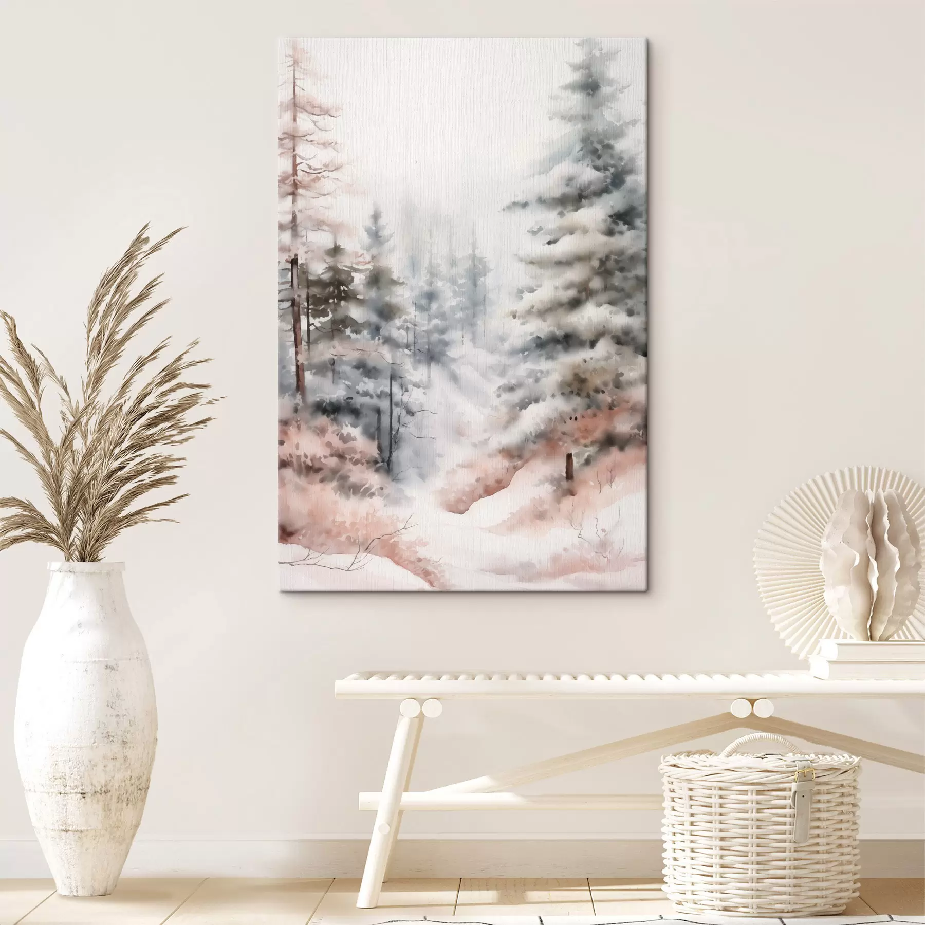 Obraz Vysoké borovice pokryté sněhem, stojící v zamlženém lese, jemná, tlumená zimní scéna Č. s46702