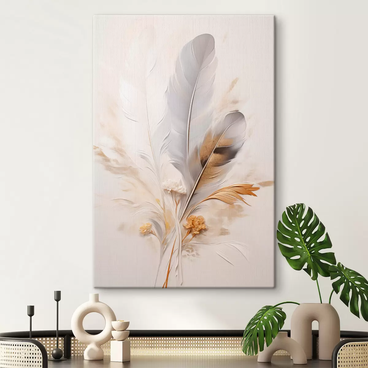 Obraz Abstraktní peří, obklopené béžovými a hnědými chmýřími, měkké a jemné, na světle béžovém pozadí Č. s46712