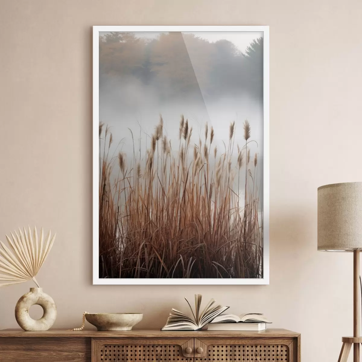 Poster Vysoké rákosí rostoucí ve vodní ploše, voda odráží rákosí, mlhavé pozadí, měkké světlo, přírodní scéna f46696