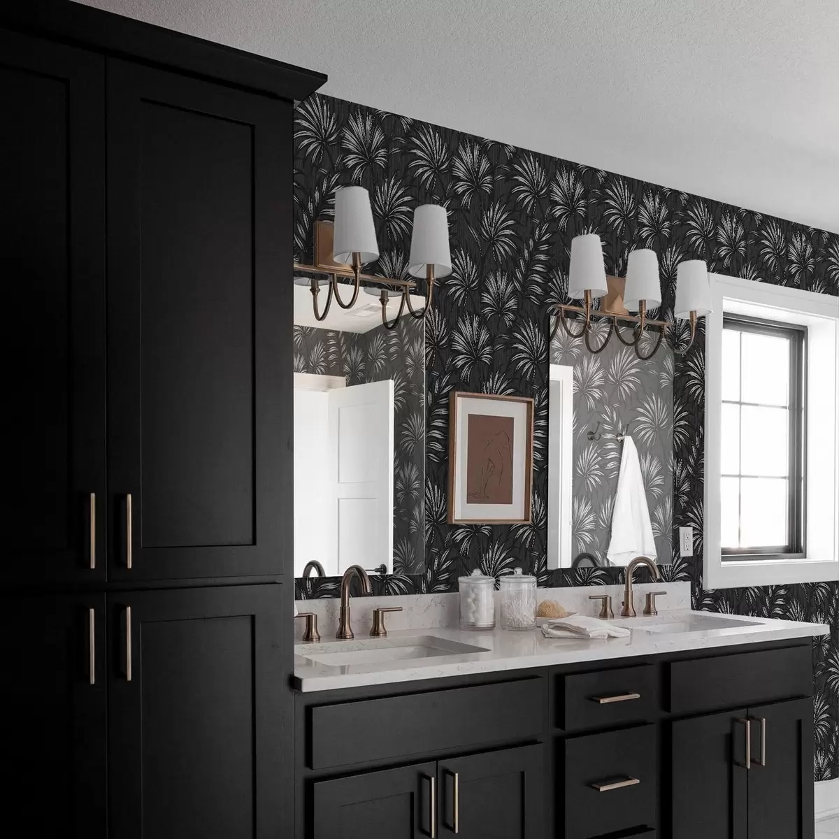 Tapety Černé a bílé palmové listy na tmavém pozadí a00891