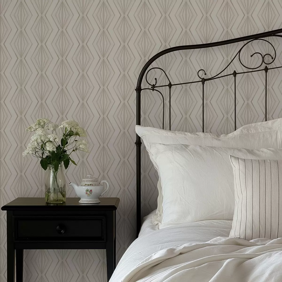 Tapety Lehký diamantový ornament v klidných béžových tónech a00925v2