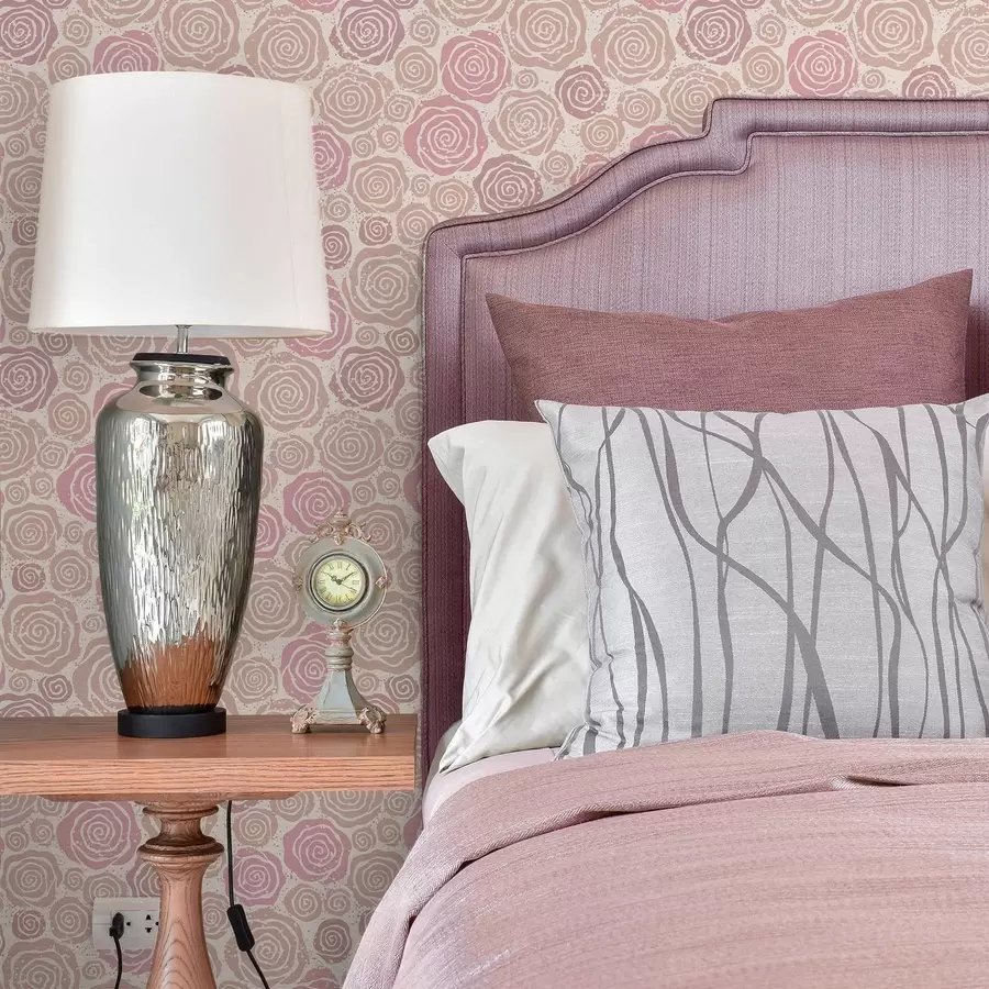 Fototapet Spirálovité růžové růže a skvrny na světlém pozadí a00955