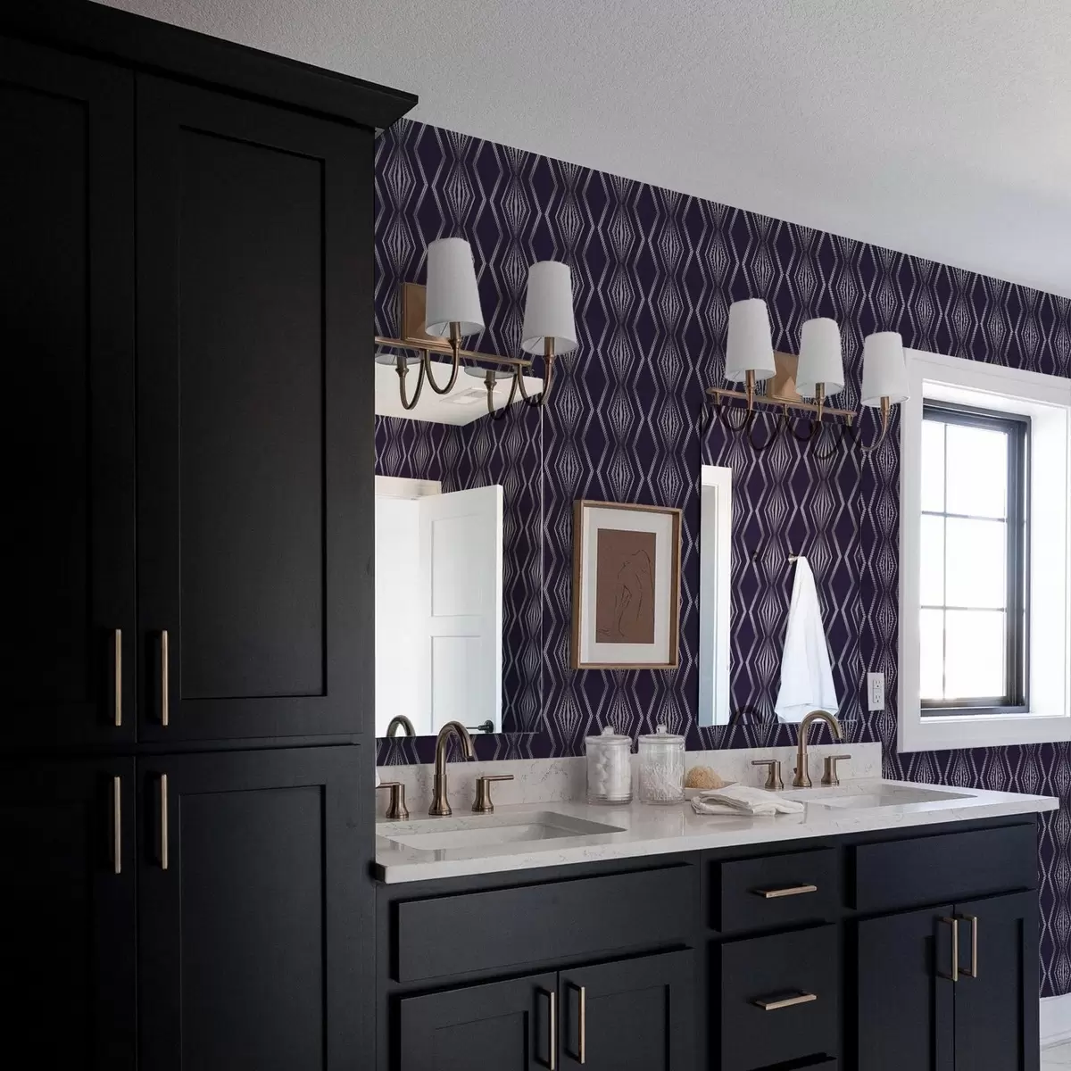 Tapety Sytě fialové pozadí s diamanty a šedými klikatými čarami a00974v1