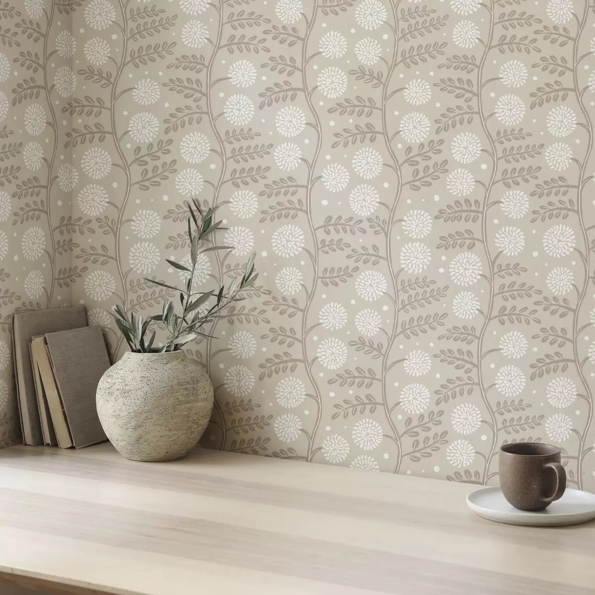 Tapety Béžové stonky s bílými nadýchanými květy a jemnými tečkami a00997