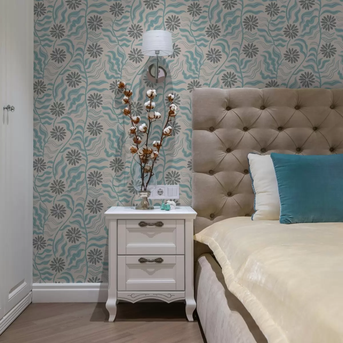 Tapety Abstraktní květiny a zvlněné listy v jemných modrých tónech a00998v1