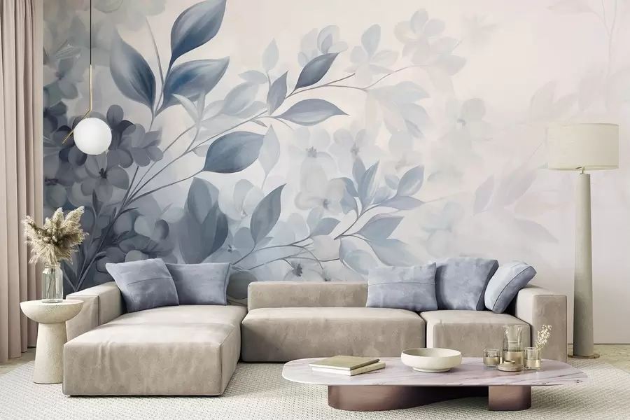 Fototapet Texturovaná modrá a bílá větev s květinami a listy, které přecházejí do světlého pozadí ve stylu akvarelové malby. w09543